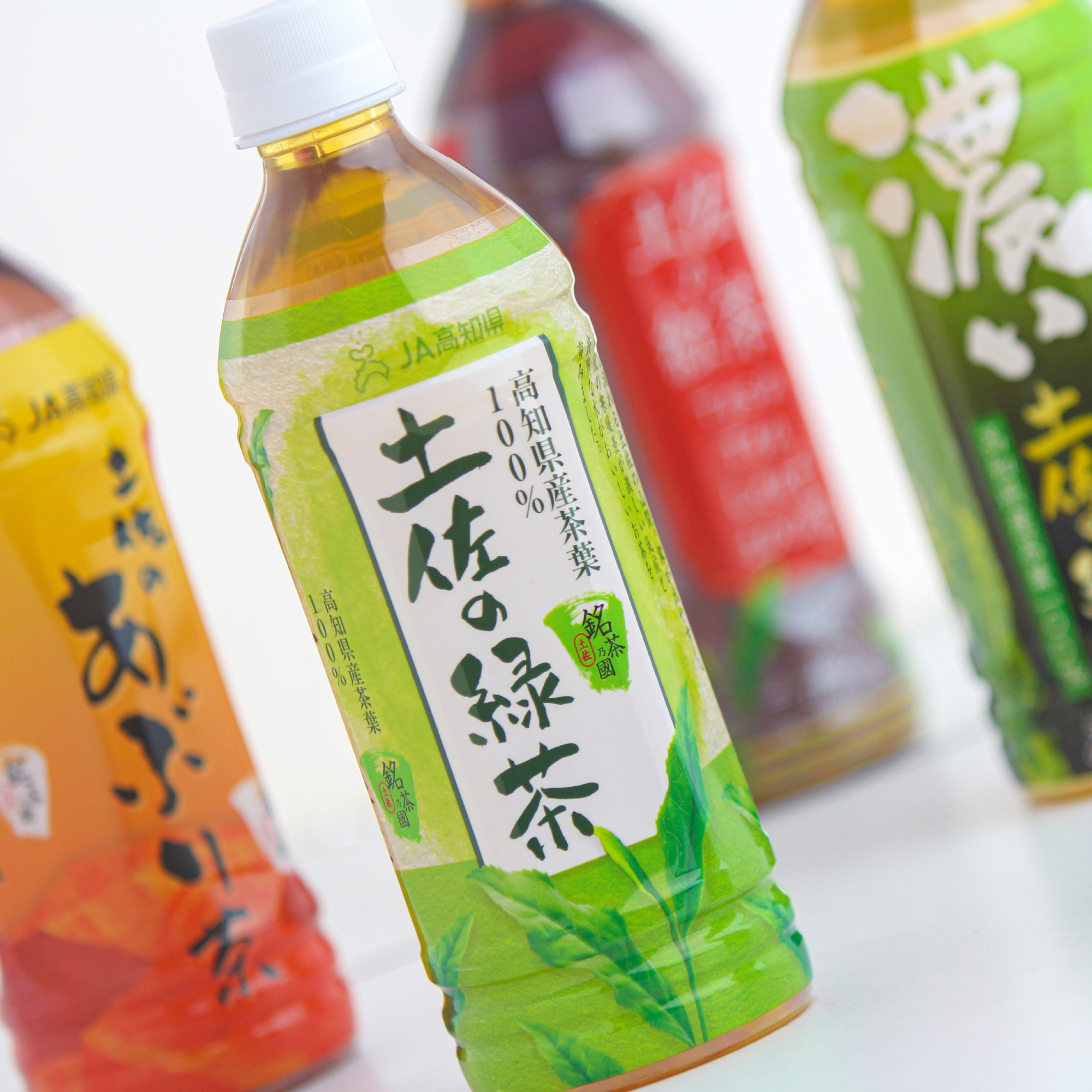 高知県産茶葉を100%使用した土佐茶のパッケージデザイン